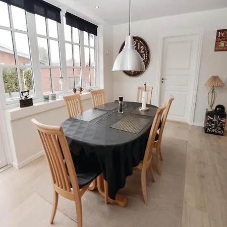 Two-bedroom In Apartamento