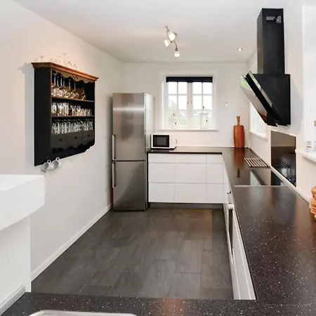 Two-bedroom In Apartamento *